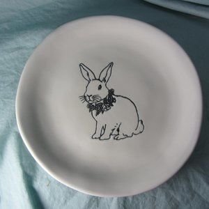 pier 1 easter bunny rabbit plate (w1794)